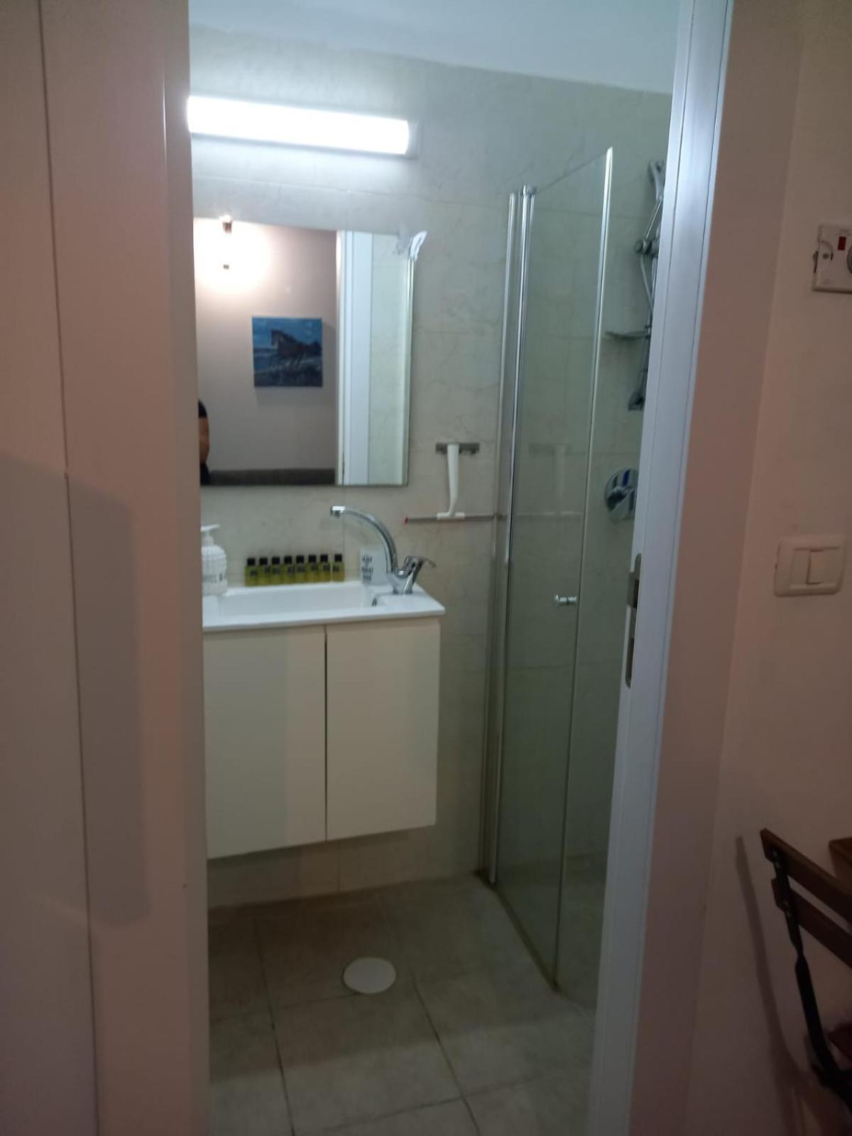 יחידת אירוח בבית ורדי Tiberias Exterior foto
